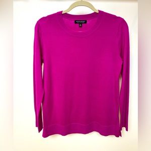 Banana Republic Extra-Fine Merino Swearer. Size Small in Purple.